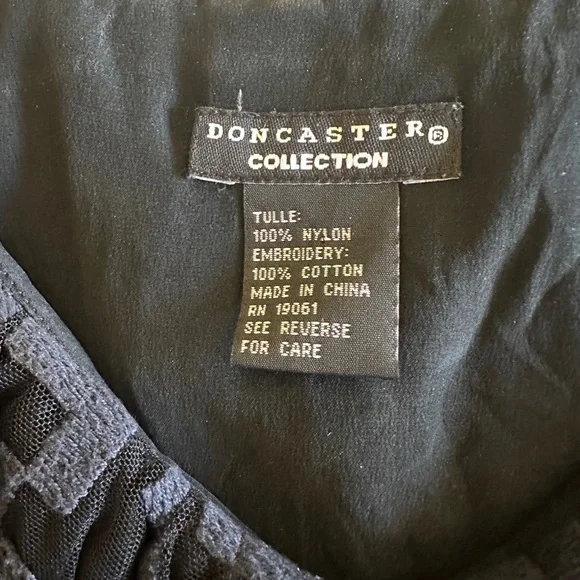 Stunning Doncaster sleeveless blouse with tie-Navy and Black Tulle-Size 10 - Picture 3 of 3